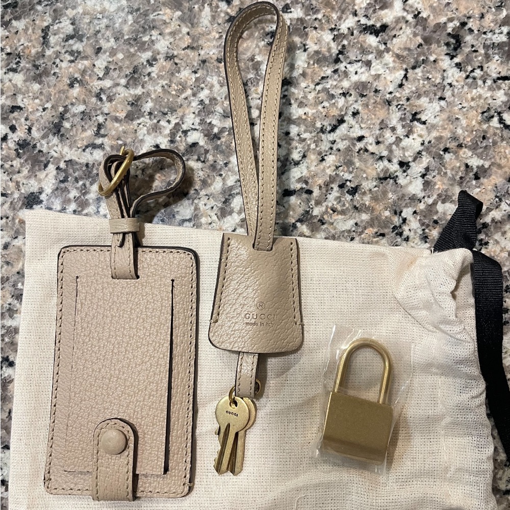 Gucci Savoy Small Cabin
Trolley - Picture 13 of 13